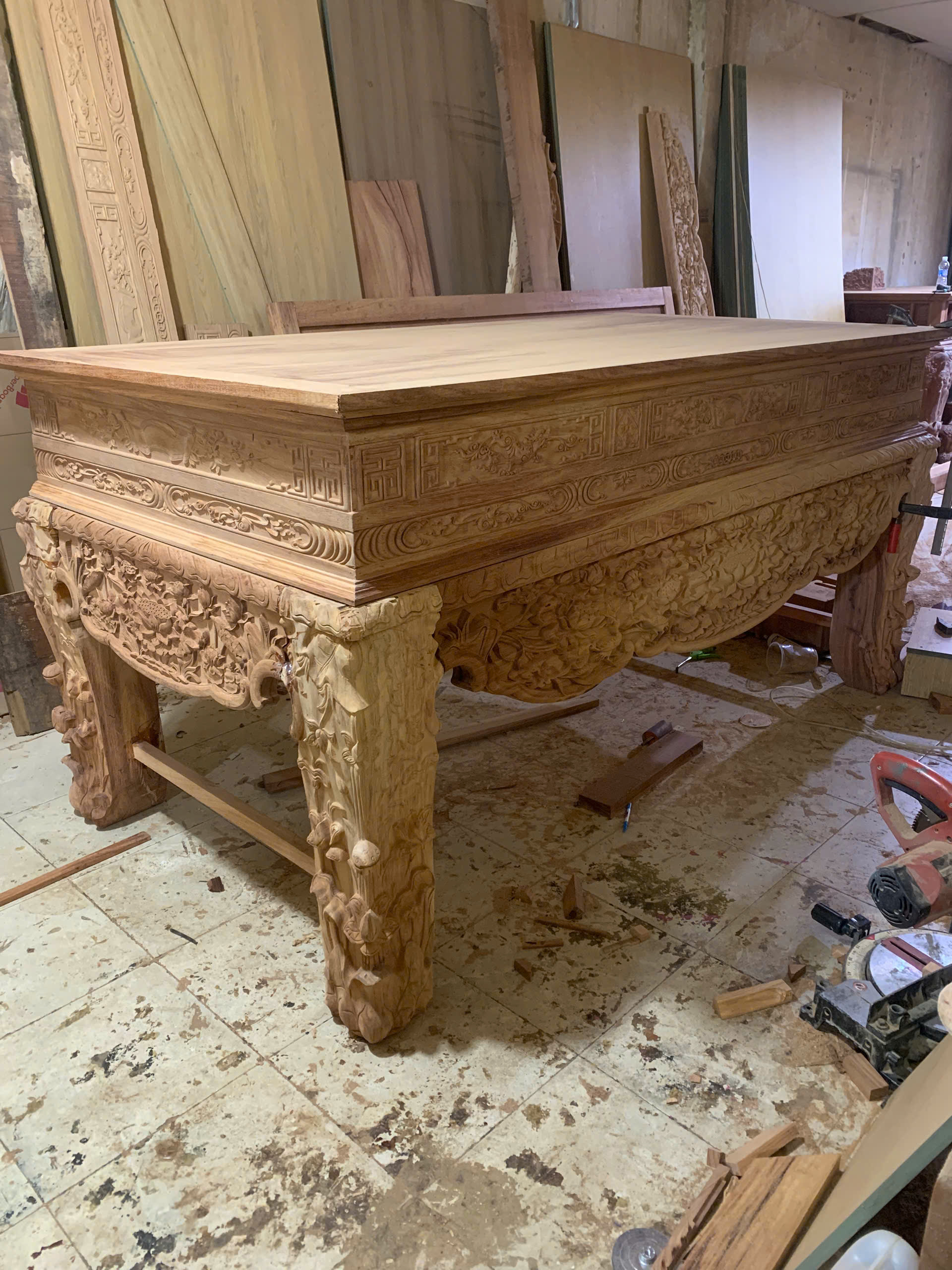 sập thờ bằng gỗ đỏ cao cấp